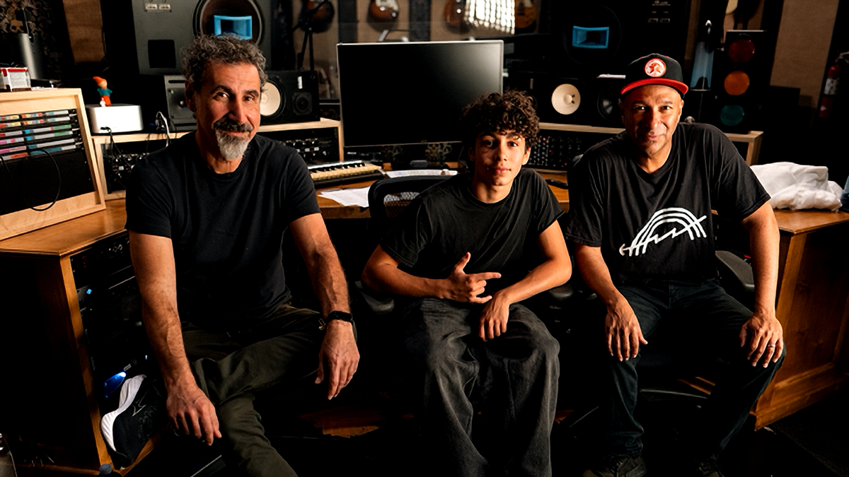 Tom Morello lança protesto pesado com Serj Tankian